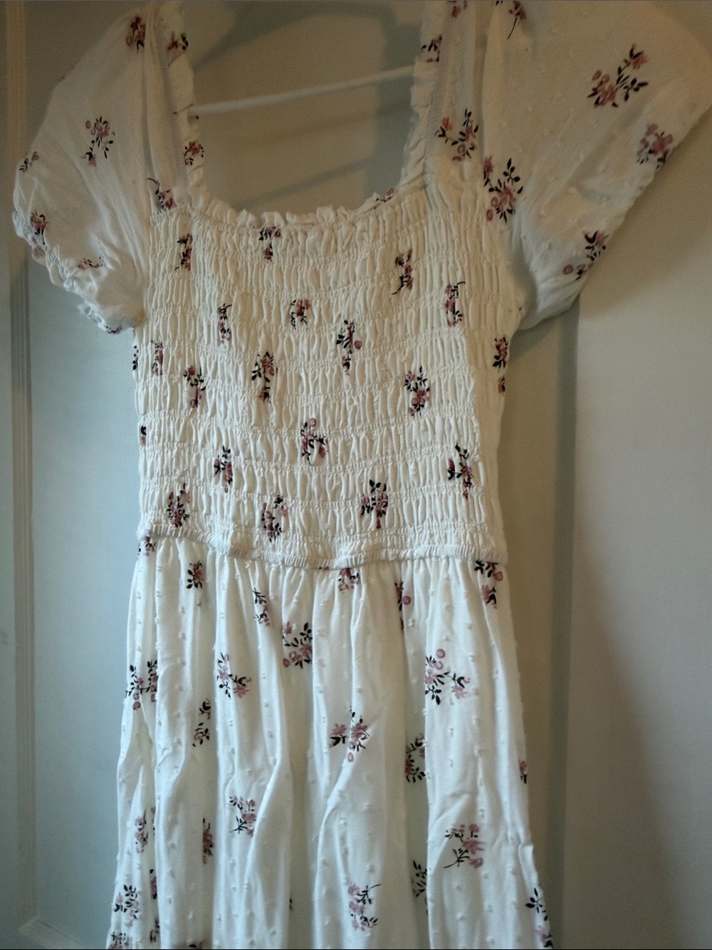 White Floral Smocked Maxi Dress with Puff Sleeves - Picture 6 of 7